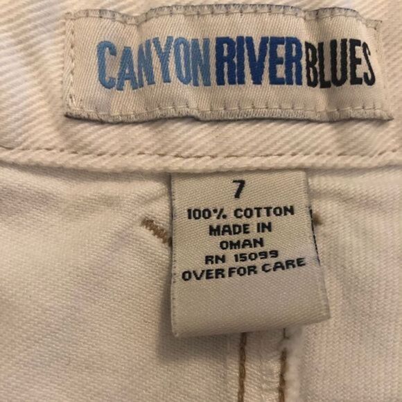 NEW! Canyon River Blues Vintage Ecru Jean Shorts Size 7 - Picture 3 of 4